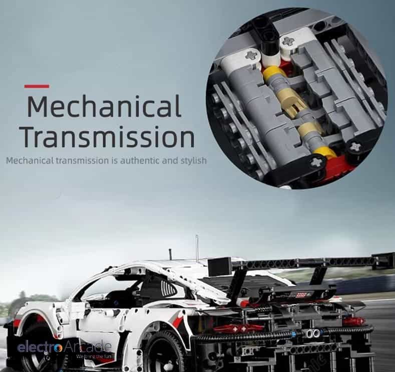 Porsche 911 RSR Sports Car 1580pcs brick set - Technique 5 Detailed view of Porsche 911 RSR sports car brick model with mechanical transmission.